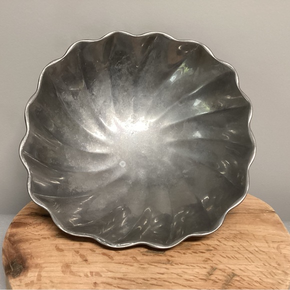 Vintage - Wilton Armetale Pewter Scalloped Serving Bowl - The Large One - Nice - Picture 7 of 11